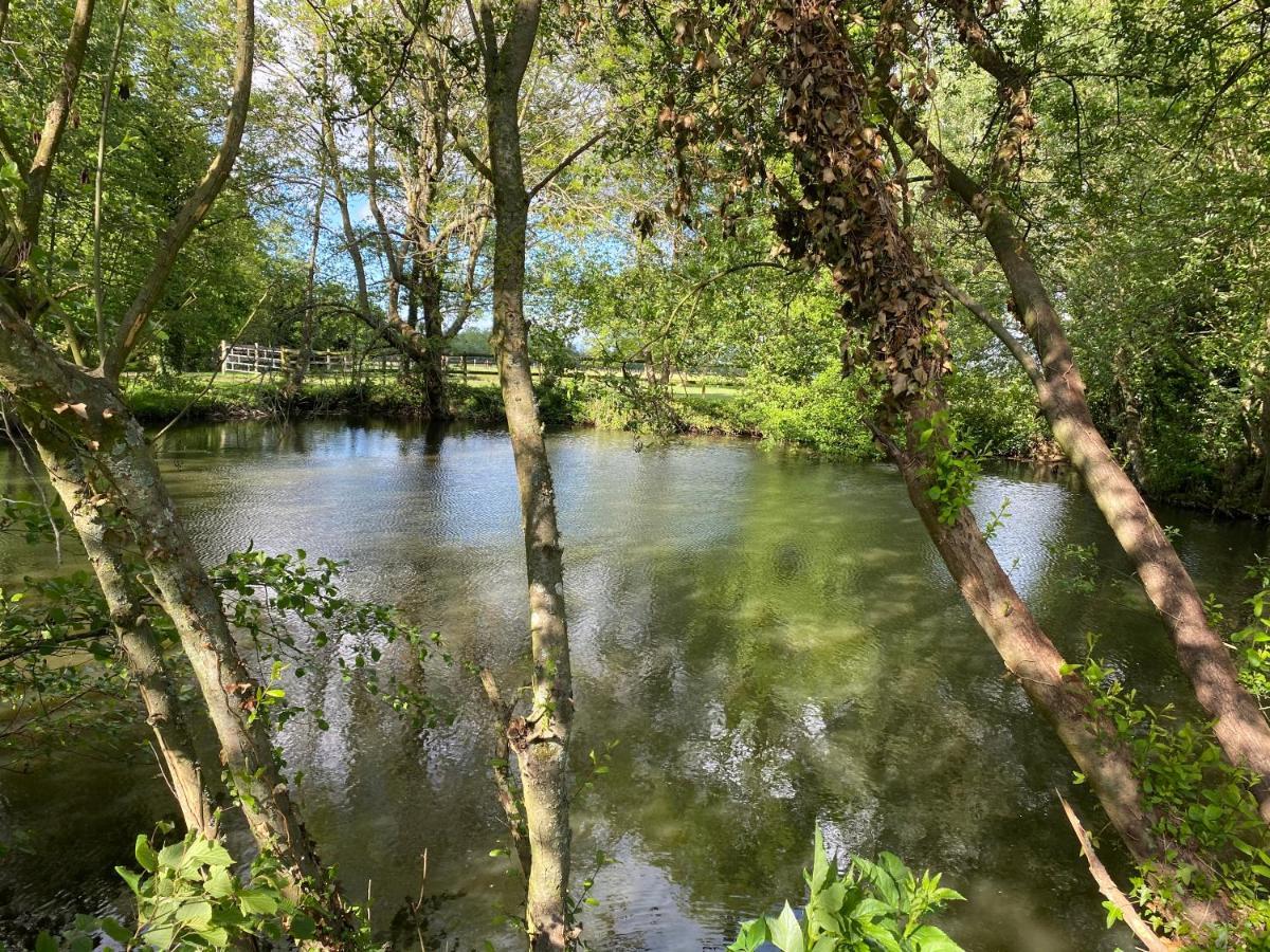 La Maison De L'Etang Manerbe Exteriér fotografie
