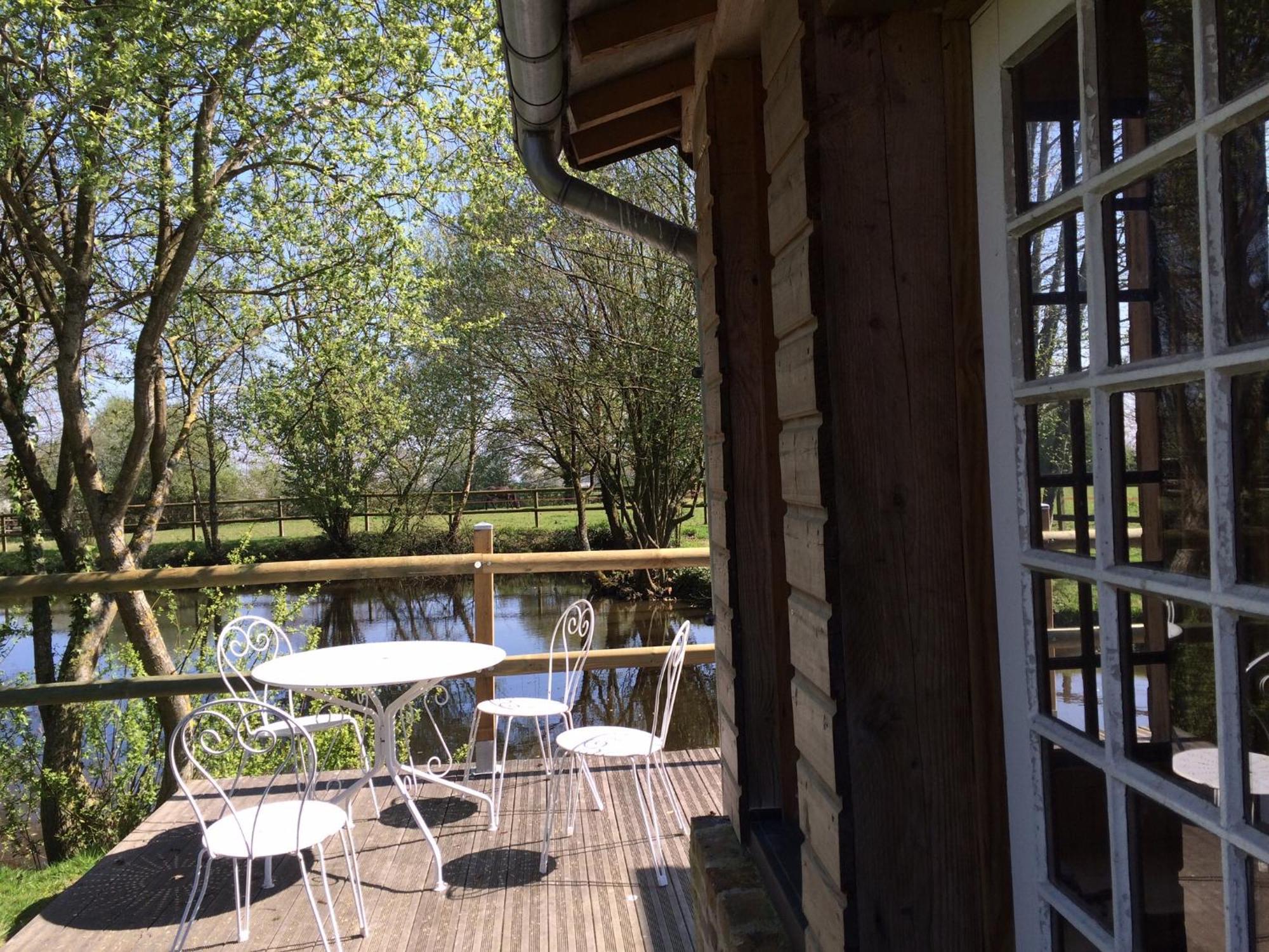La Maison De L'Etang Manerbe Exteriér fotografie